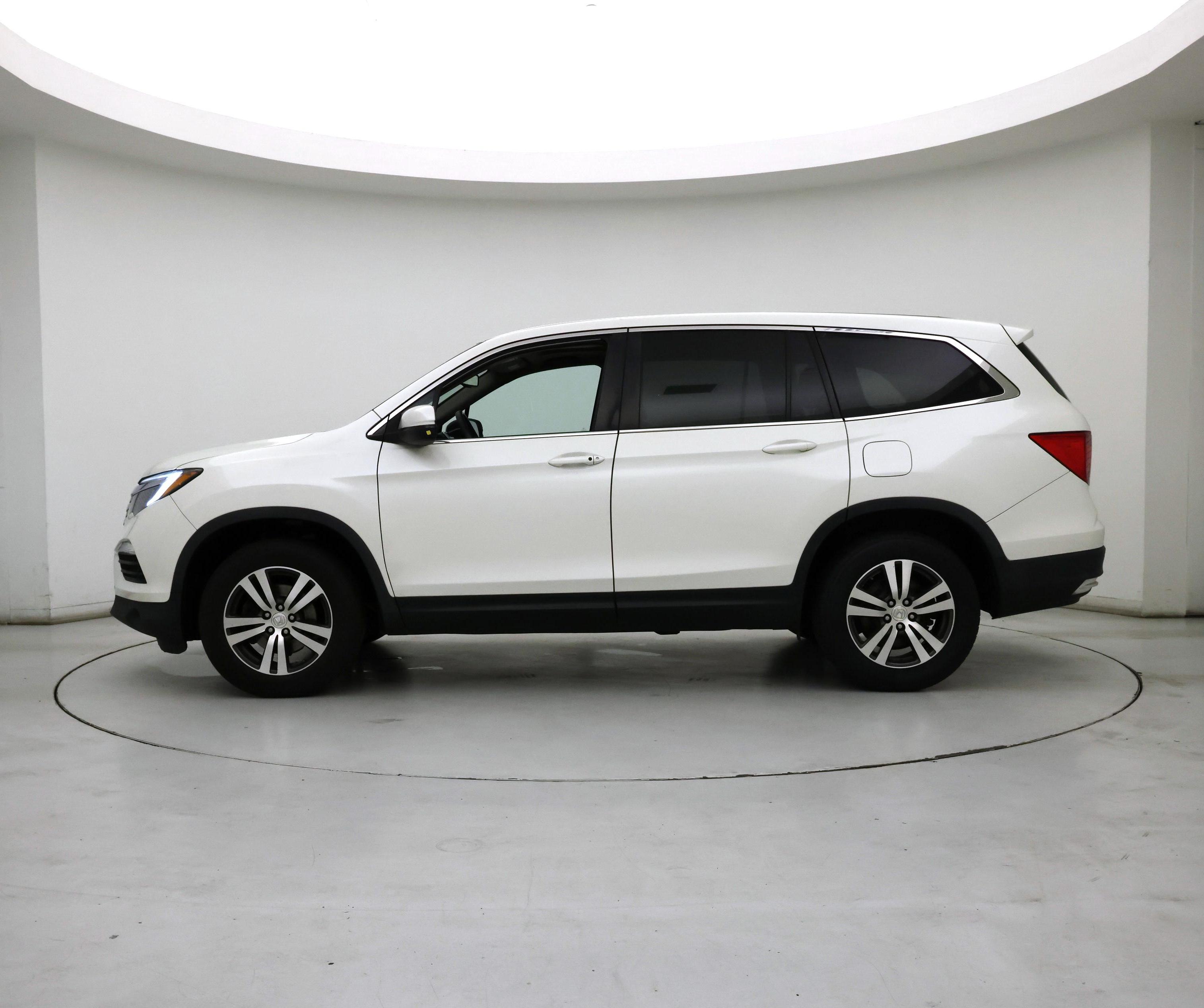 Thumbnail: 2018 Honda Pilot - 3