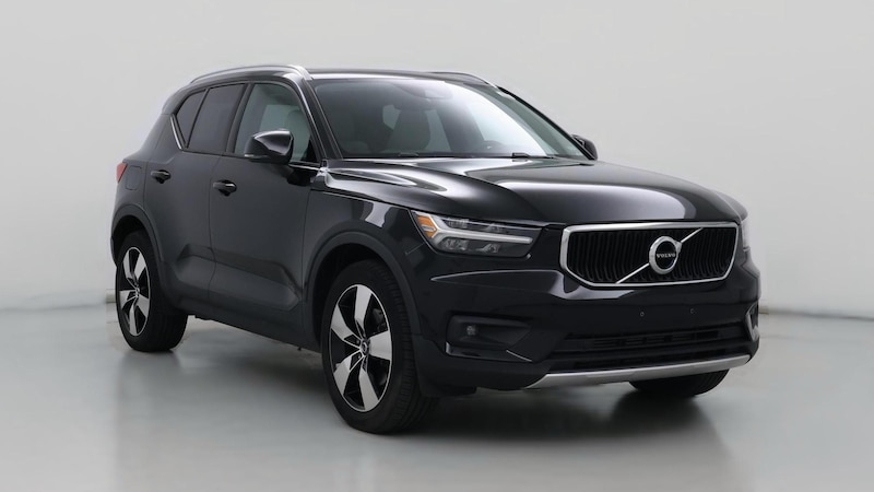 2021 Volvo XC40 T5 Momentum Hero Image