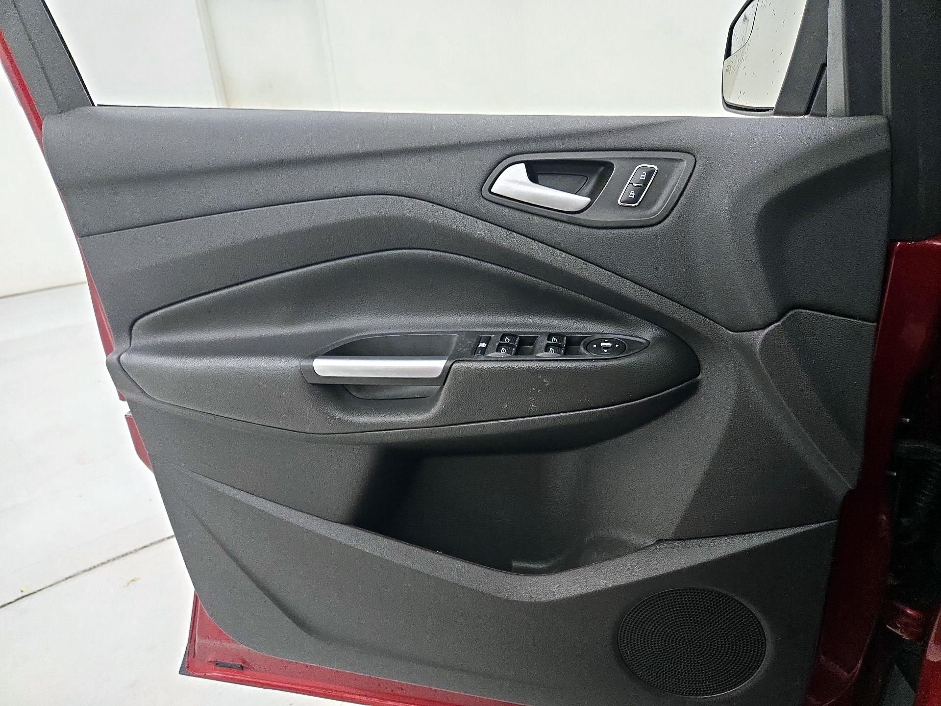 Thumbnail: 2016 Ford Escape - 12