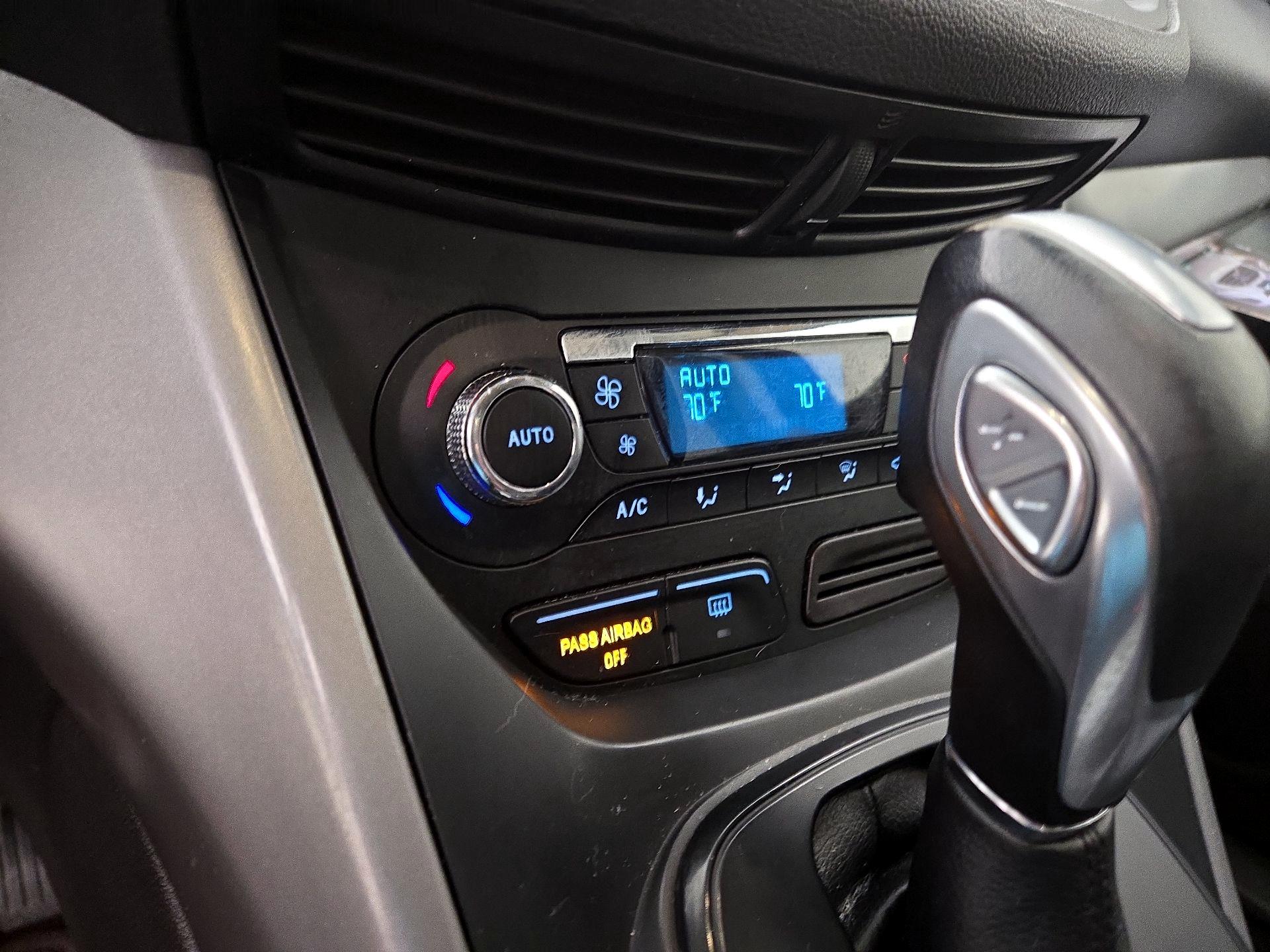 Thumbnail: 2016 Ford Escape - 16