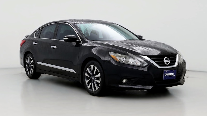 2017 Nissan Altima SL Hero Image