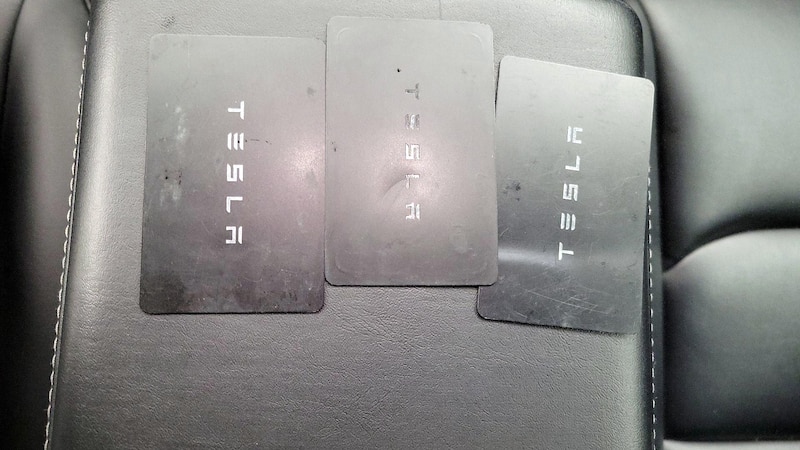 2018 Tesla Model 3 Mid Range 23