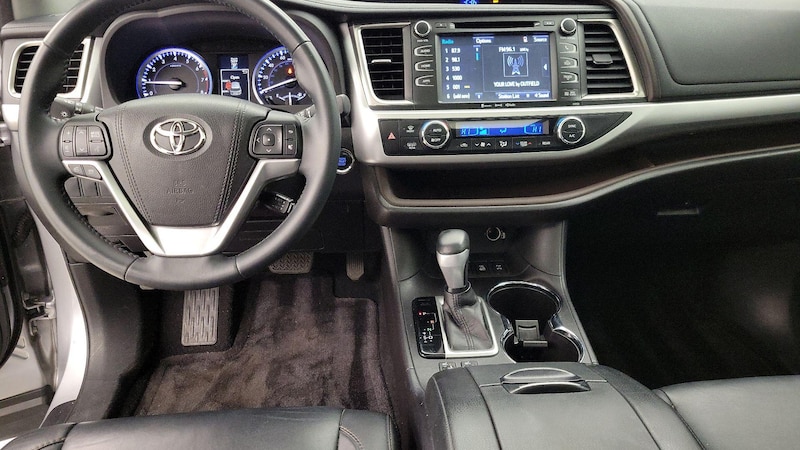 2016 Toyota Highlander XLE 9