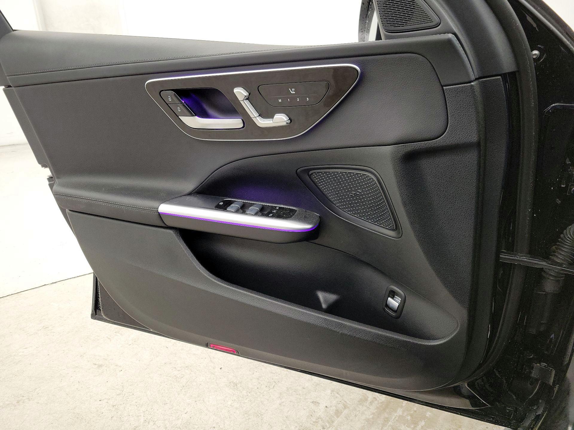 Thumbnail: 2022 Mercedes-Benz C-Class - 12