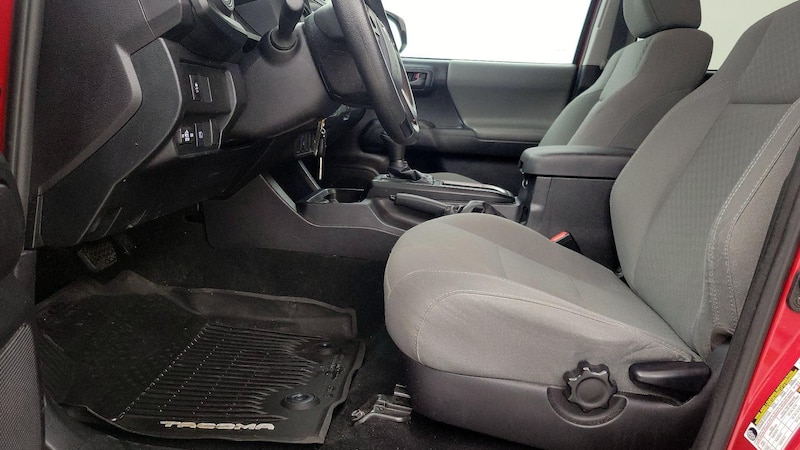 2020 Toyota Tacoma SR 11