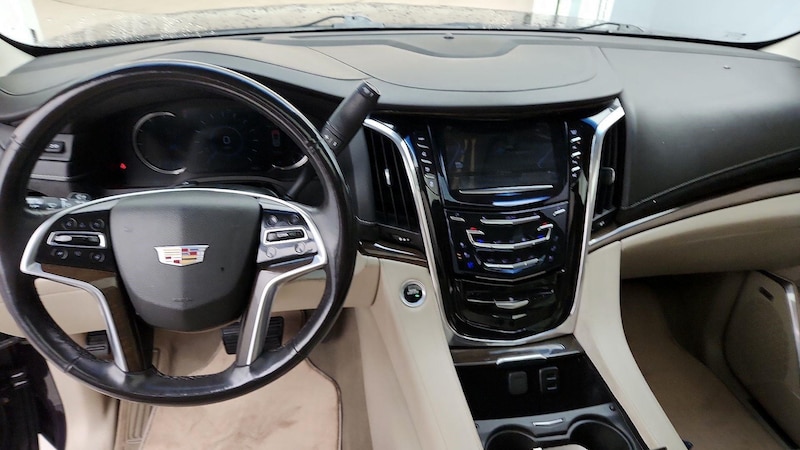 2018 Cadillac Escalade Luxury 9