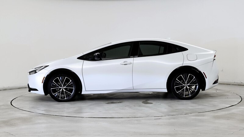 2023 Toyota Prius XLE 3