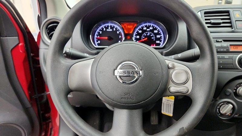 2013 Nissan Versa SV 14