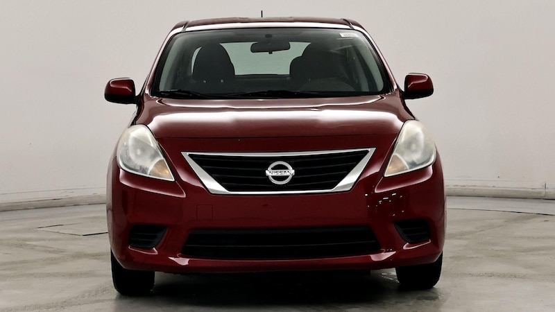 2013 Nissan Versa SV 5