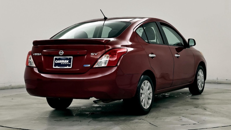 2013 Nissan Versa SV 8