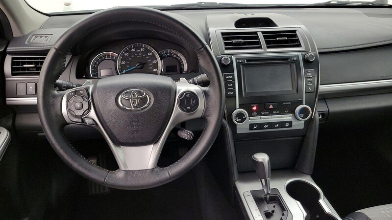 2014 Toyota Camry SE 10