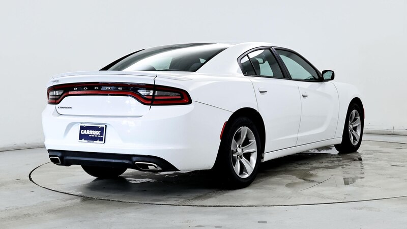 2016 Dodge Charger SE 8