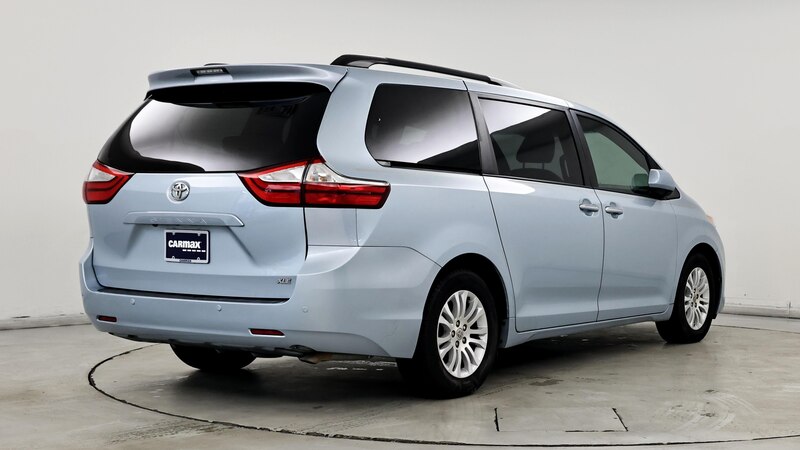 2016 Toyota Sienna XLE Premium 8