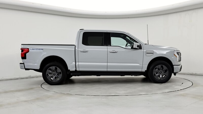 2023 Ford F-150 Lightning Lariat 7