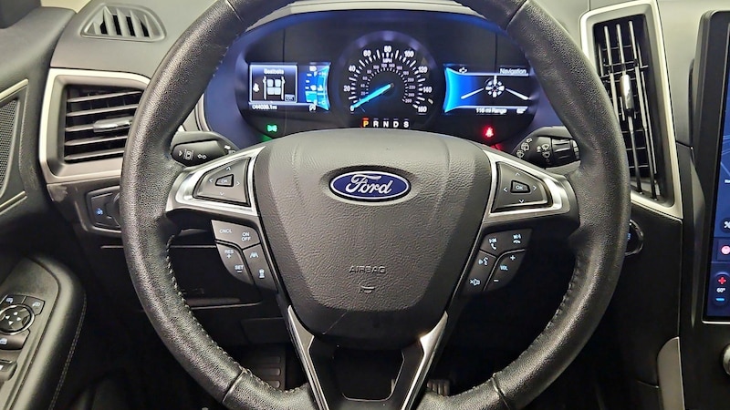 2022 Ford Edge SEL 10