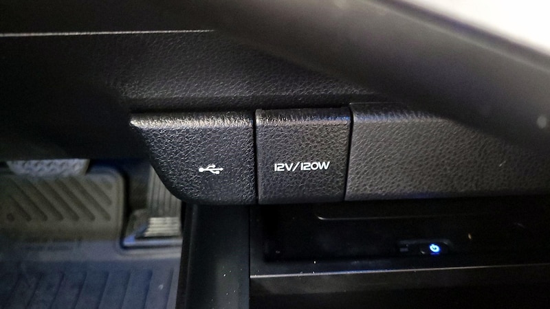 2020 Toyota Camry XSE 19