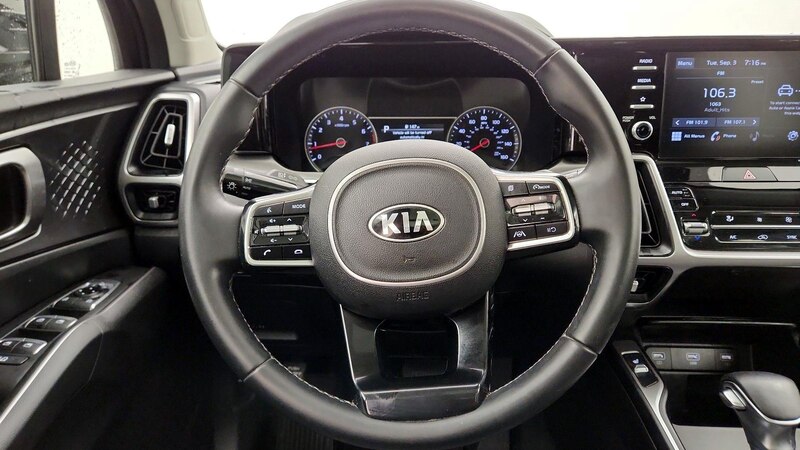 2021 Kia Sorento S 10