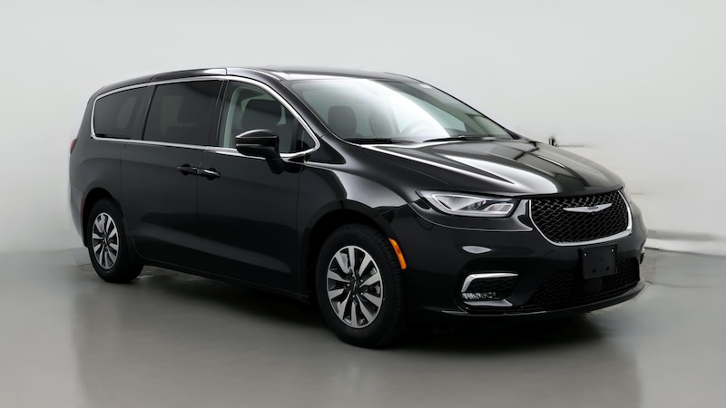 2023 Chrysler Pacifica Hybrid Touring L Hero Image