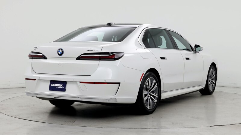 2024 BMW i7 eDrive50 8