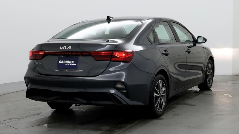 2022 Kia Forte LXS 8