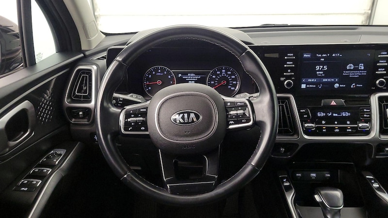 2021 Kia Sorento S 10