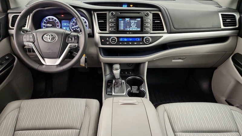 2015 Toyota Highlander Plus 9