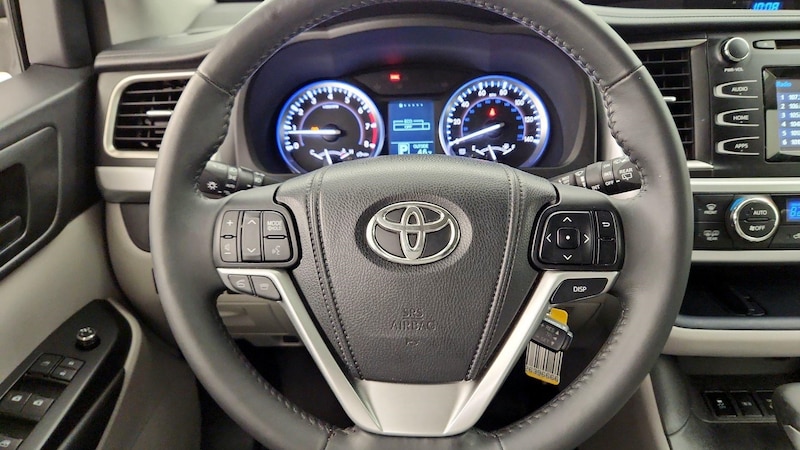 2015 Toyota Highlander Plus 10