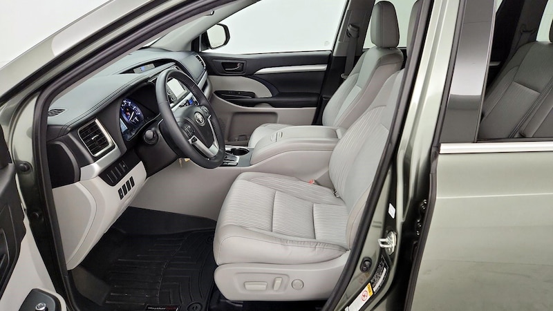 2015 Toyota Highlander Plus 11