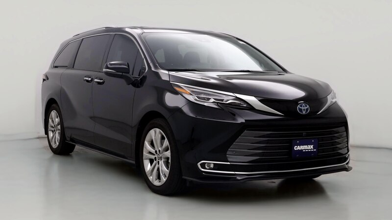 2022 Toyota Sienna Platinum Hero Image