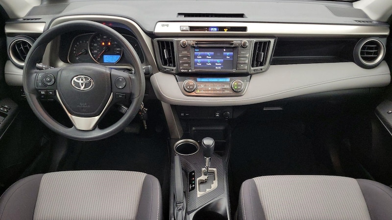 2015 Toyota RAV4 XLE 9