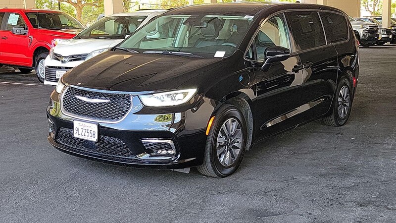 2024 Chrysler Pacifica Hybrid Select 3