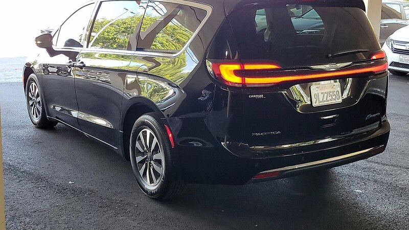 2024 Chrysler Pacifica Hybrid Select 7