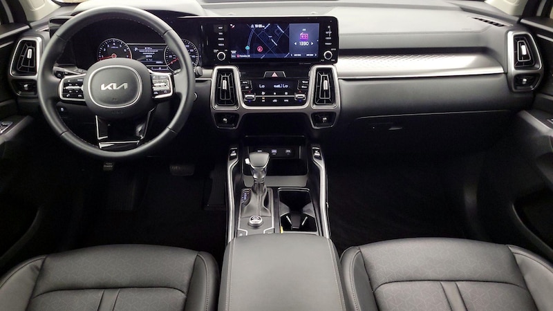 2022 Kia Sorento S 9