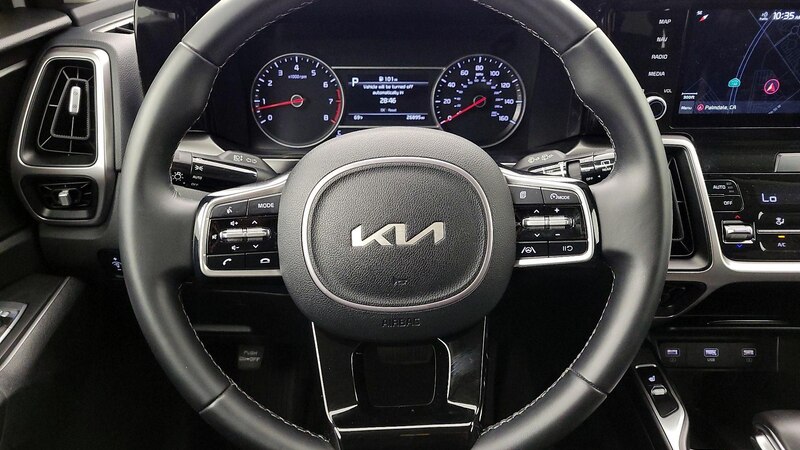 2022 Kia Sorento S 10