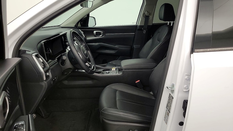 2022 Kia Sorento S 11