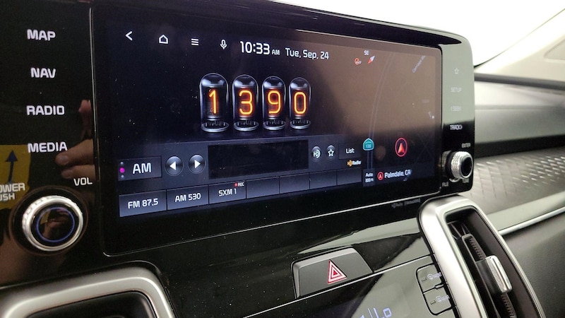 2022 Kia Sorento S 16