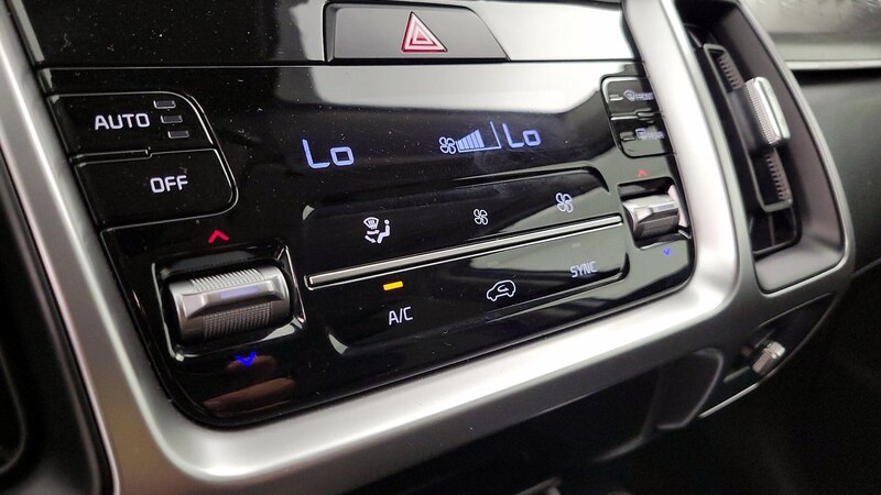 2022 Kia Sorento S 17