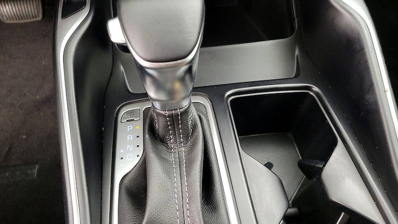 2022 Kia Sorento S 18