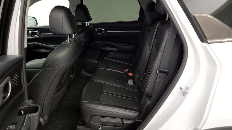 2022 Kia Sorento S 20