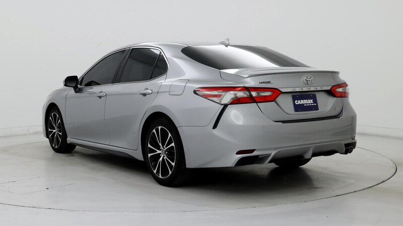 2019 Toyota Camry SE 2