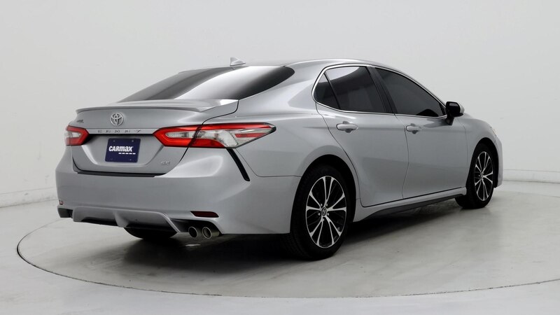 2019 Toyota Camry SE 8