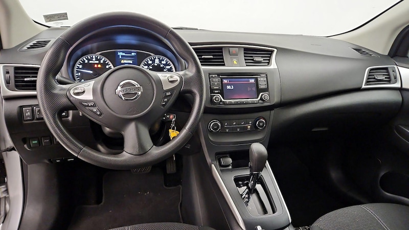 2018 Nissan Sentra S 9