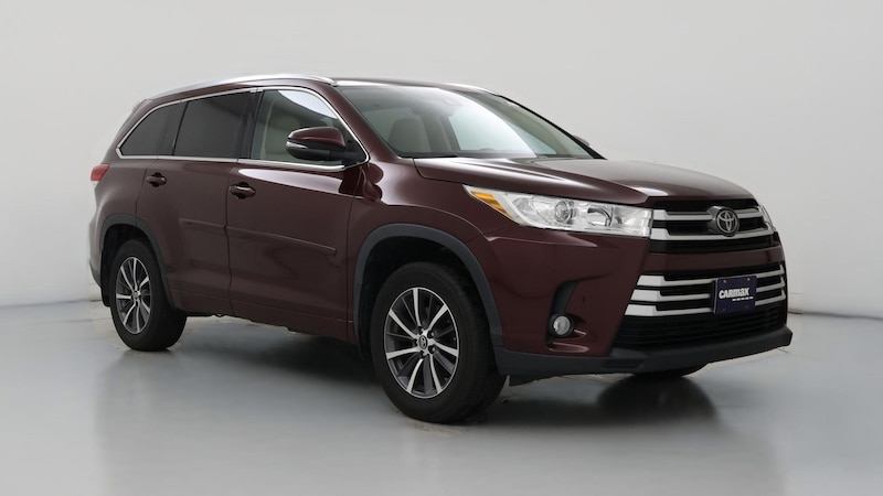 2017 Toyota Highlander XLE Hero Image