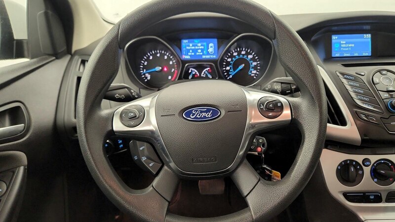 2014 Ford Focus SE 10