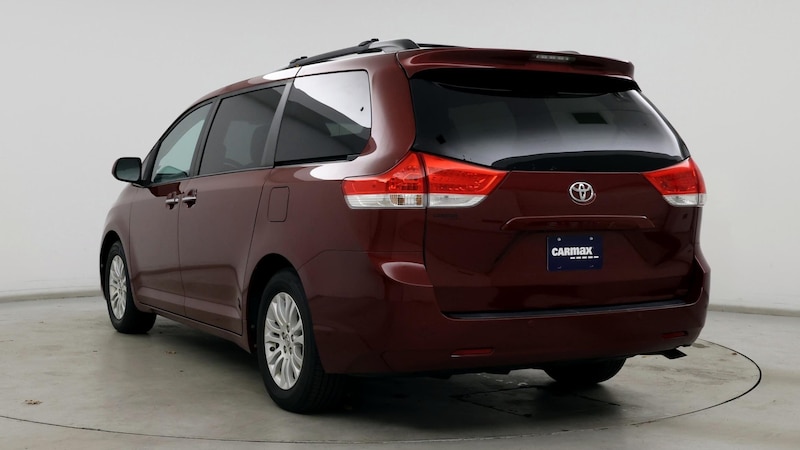 2014 Toyota Sienna XLE 2