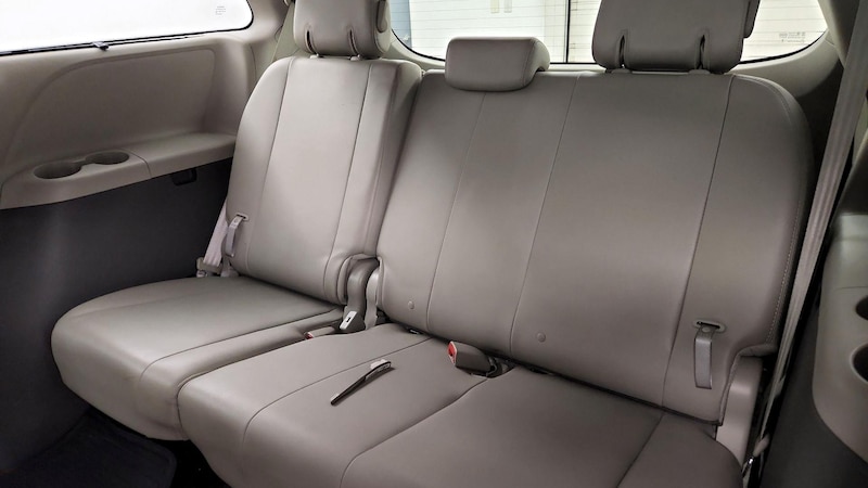 2014 Toyota Sienna XLE 22