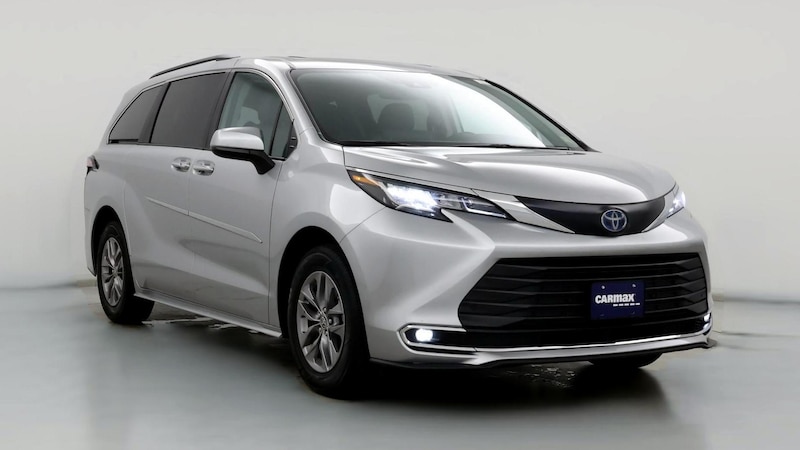 2023 Toyota Sienna XLE Hero Image