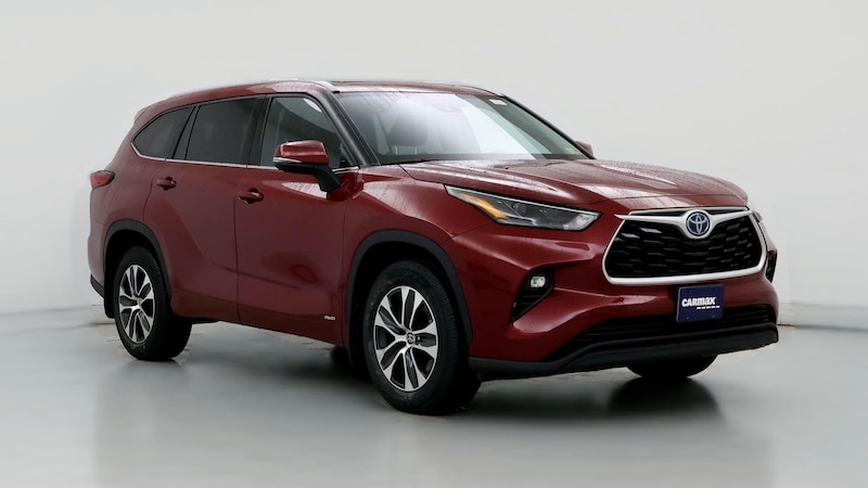 2022 Toyota Highlander XLE Hero Image