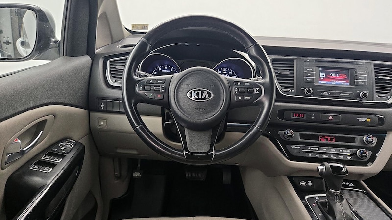 2015 Kia Sedona EX 10