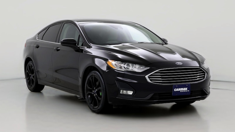 2020 Ford Fusion SE Hero Image